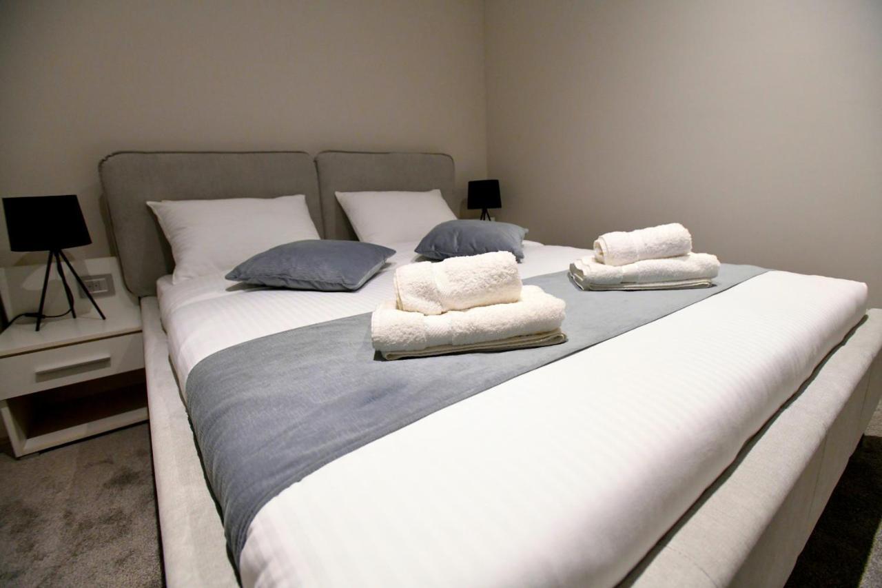 President Aparthotel Čačak Buitenkant foto