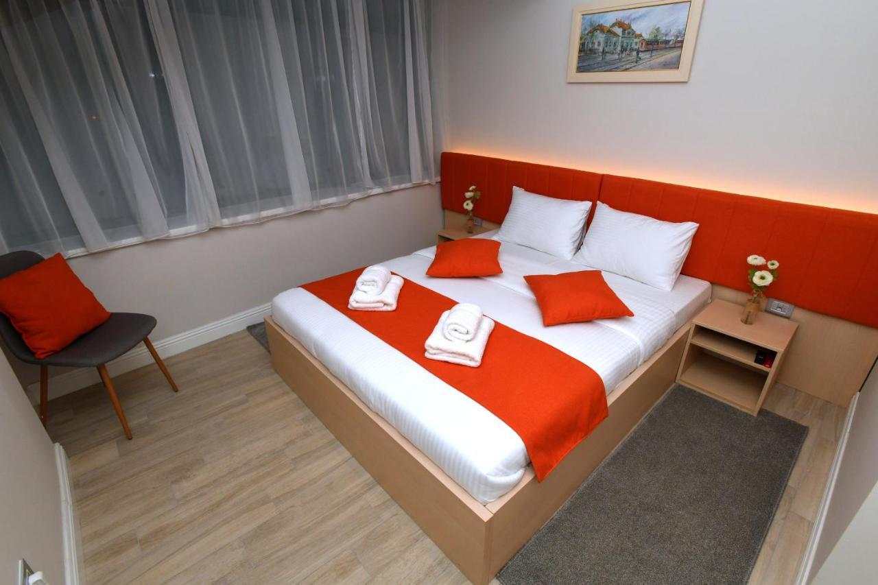 President Aparthotel Čačak Buitenkant foto
