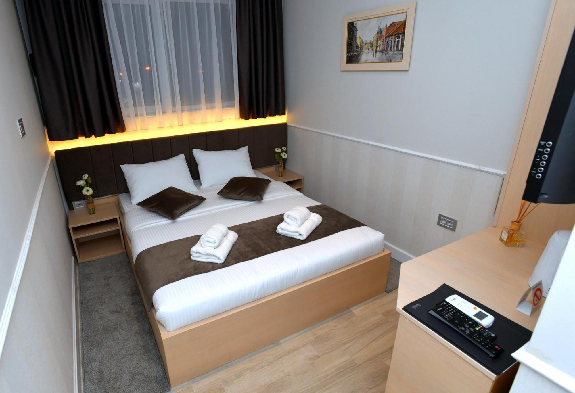 President Aparthotel Čačak Buitenkant foto