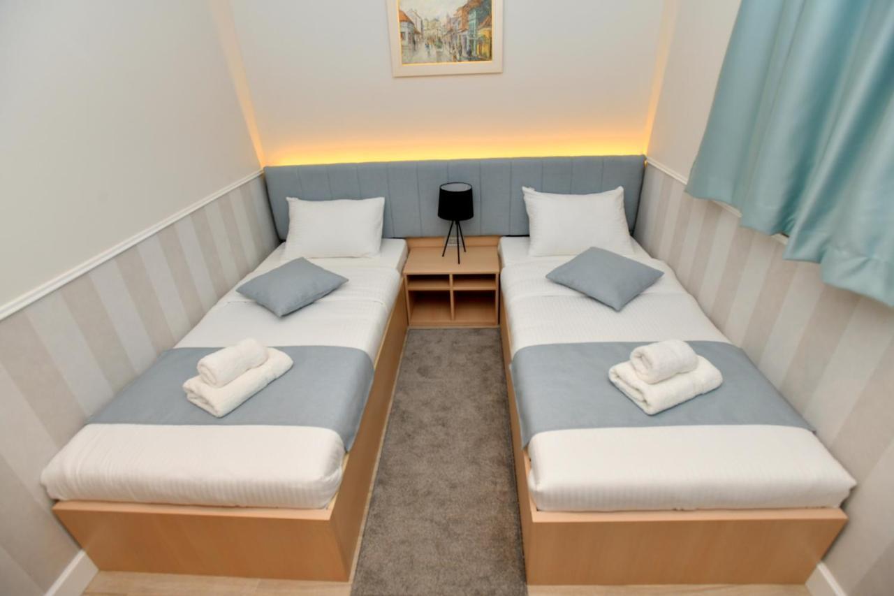 President Aparthotel Čačak Buitenkant foto