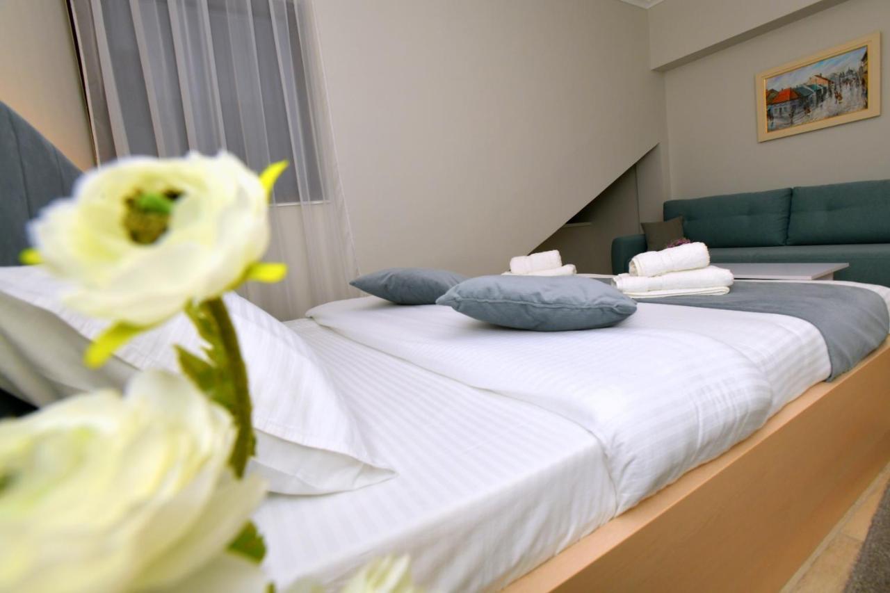 President Aparthotel Čačak Buitenkant foto
