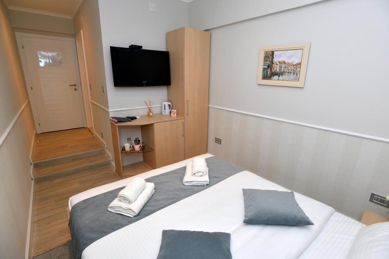 President Aparthotel Čačak Buitenkant foto