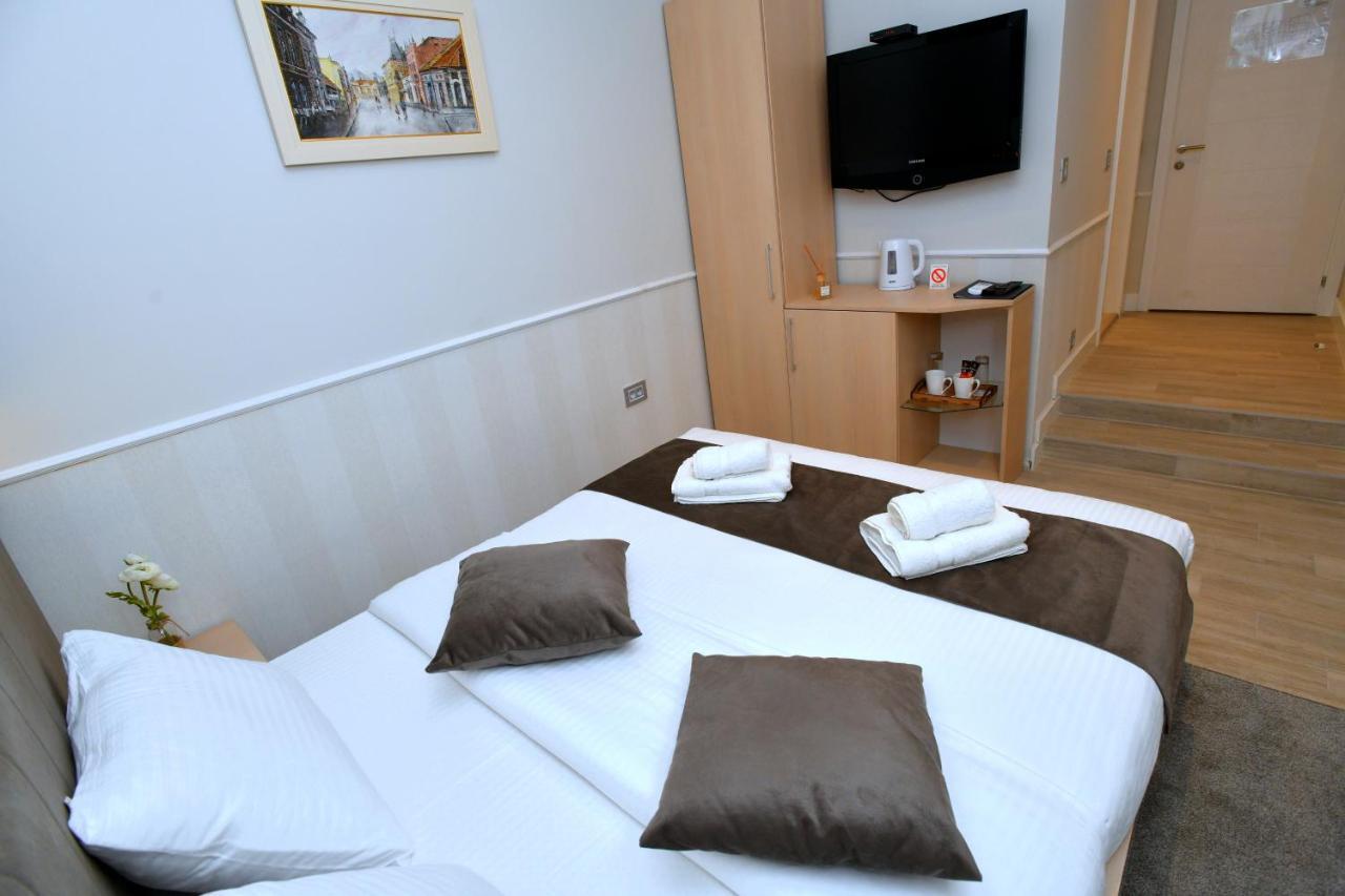 President Aparthotel Čačak Buitenkant foto