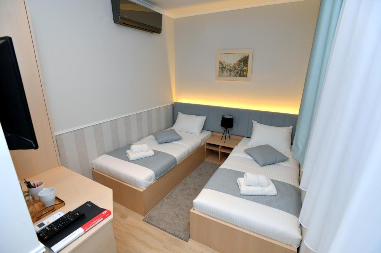 President Aparthotel Čačak Buitenkant foto